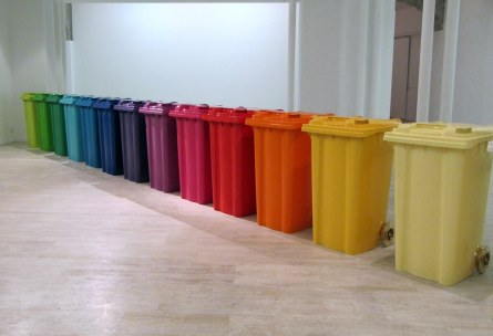 Chus García-Fraile: "Pantone ( 14 containers)"